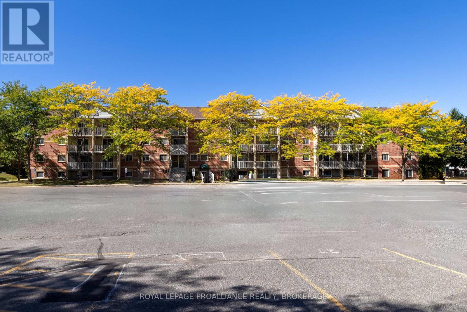 312 - 310 KINGSDALE AVENUE