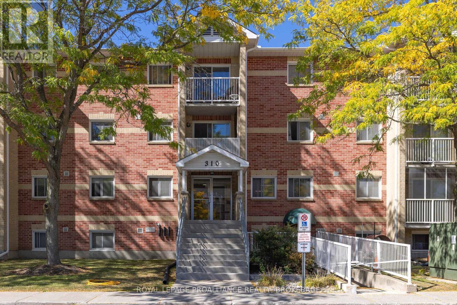 312 - 310 KINGSDALE AVENUE