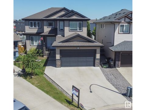 8818 180A AV NW Edmonton AB T5Z0J4