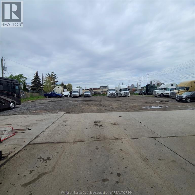 1125 CRAWFORD AVENUE