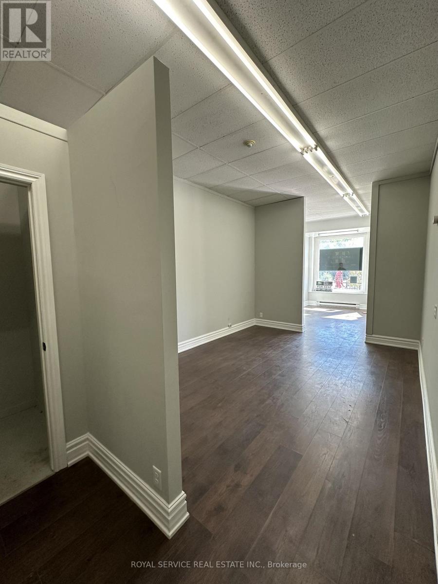 A - 33 KING STREET E