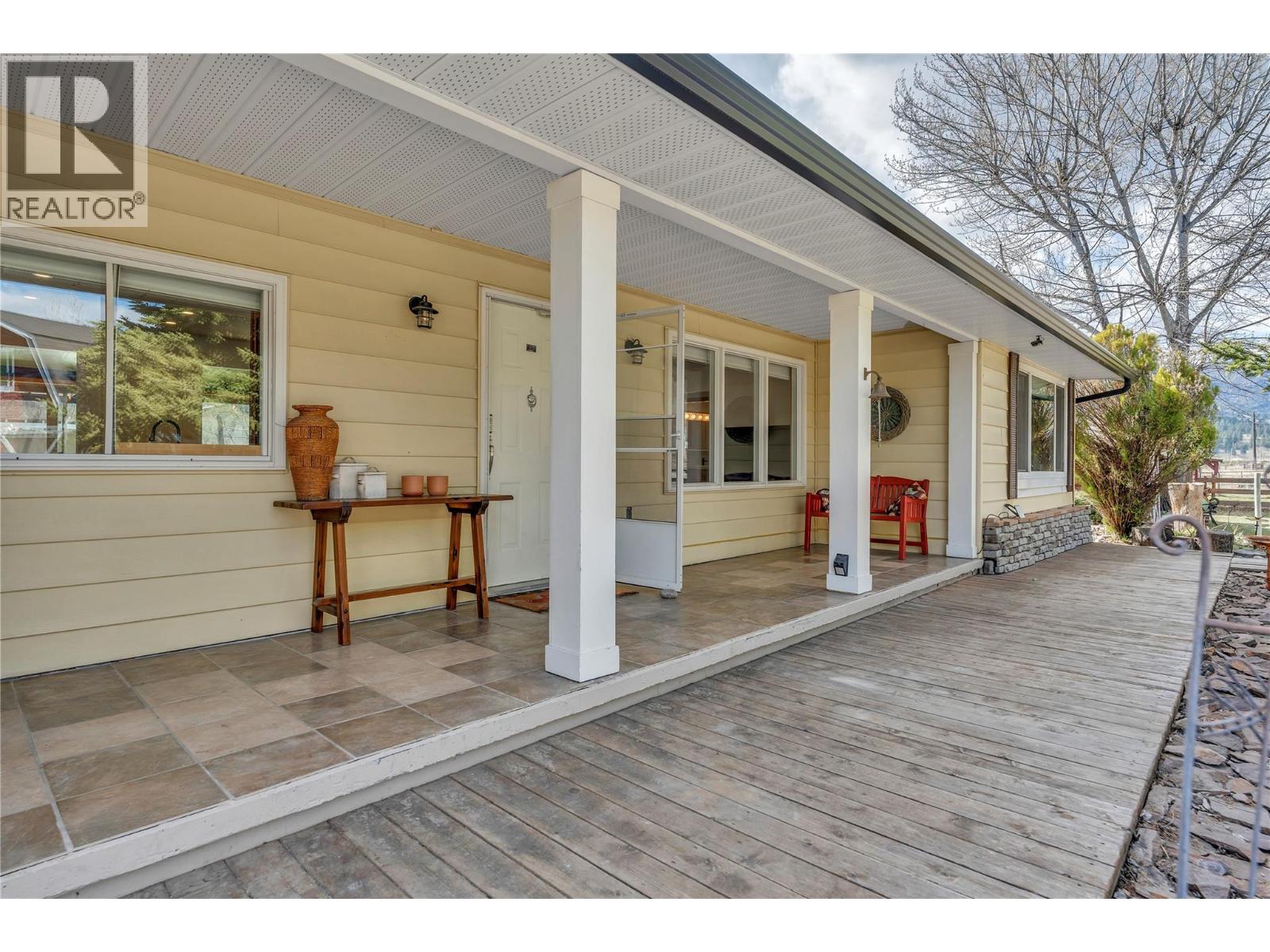 212 Carr Crescent