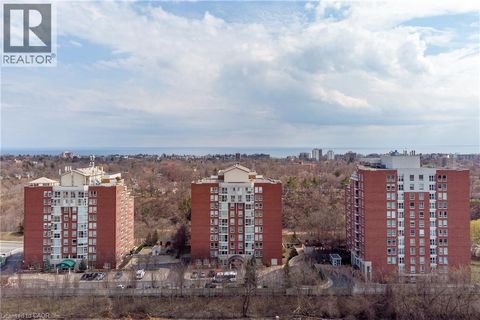 50 OLD MILL Road Unit# PH8 Oakville ON L6J7W1