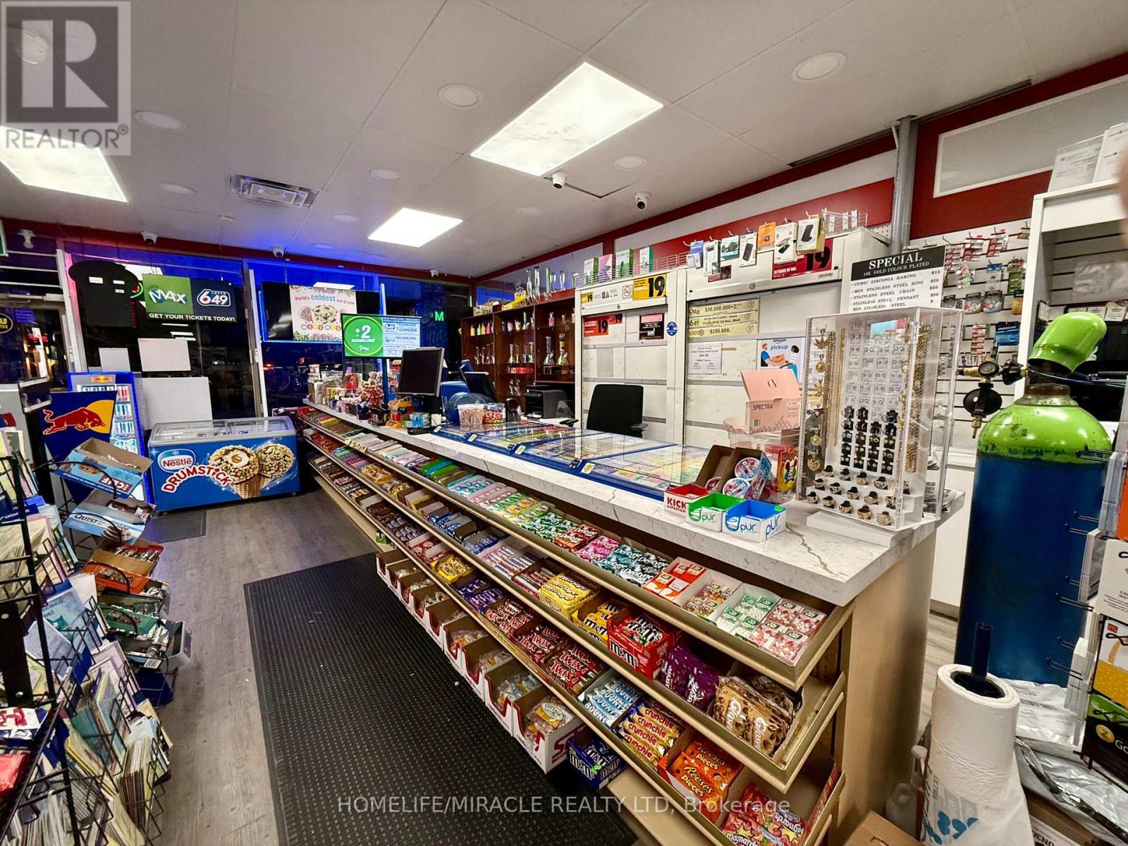 12 - 4099 ERIN MILLS PARKWAY