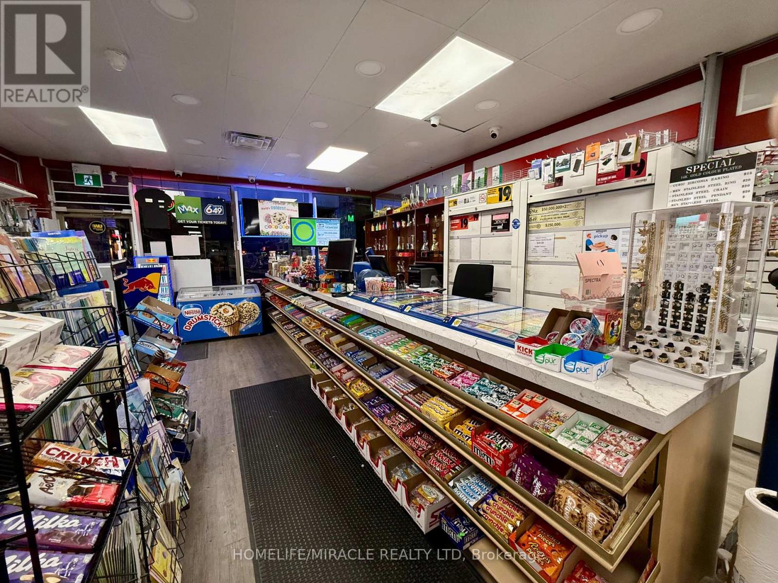 12 - 4099 ERIN MILLS PARKWAY