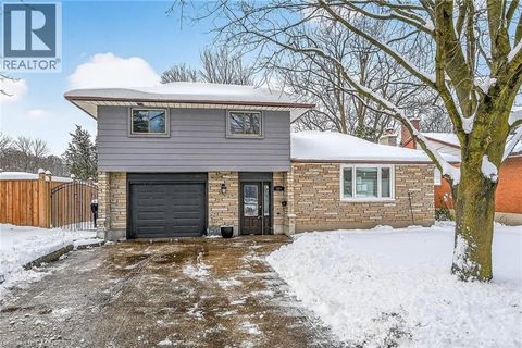 124 SOUTHWOOD Drive Cambridge ON N1S3S2