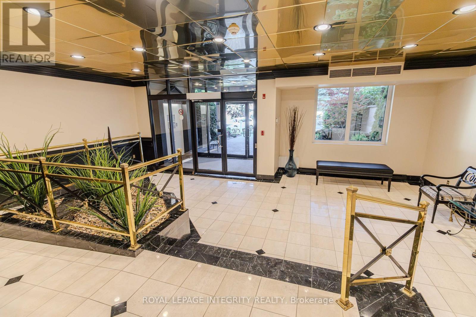 203 - 3099 CARLING AVENUE