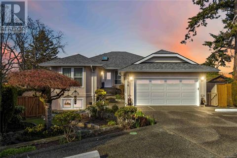 1294 Carmichael Crt Saanich BC V8Z7B9