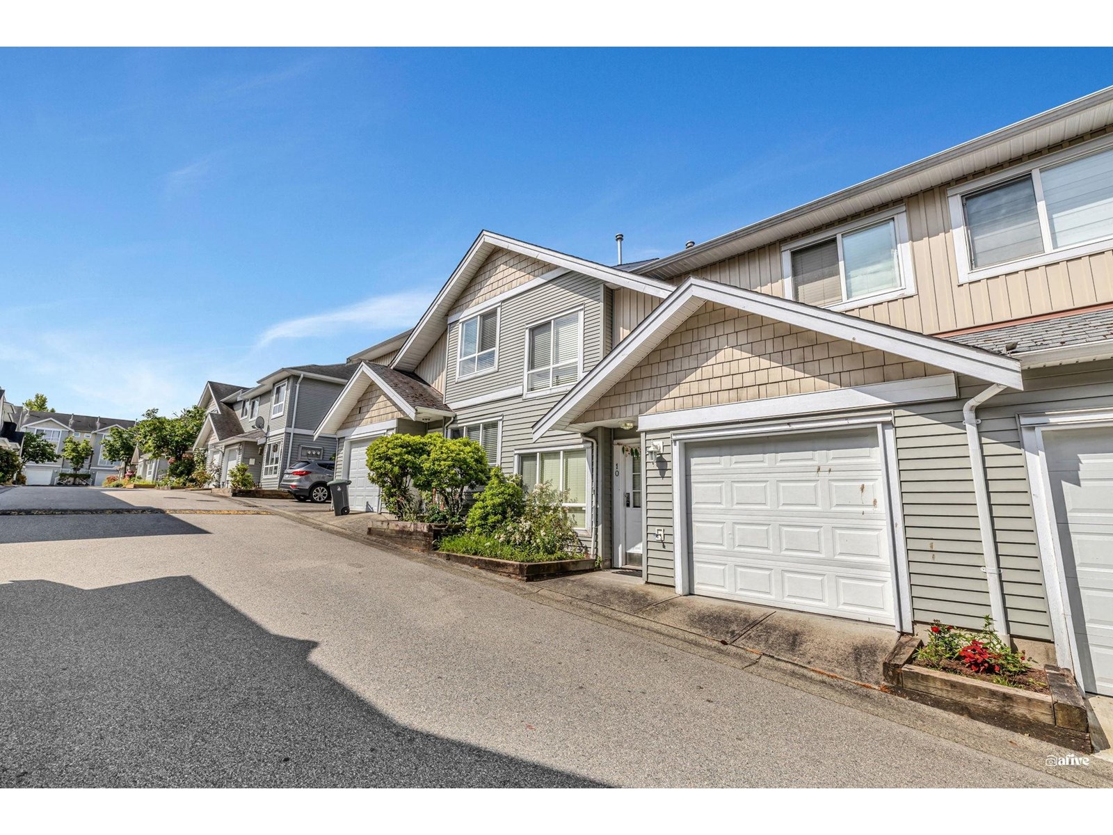 10 12128 68 AVENUE