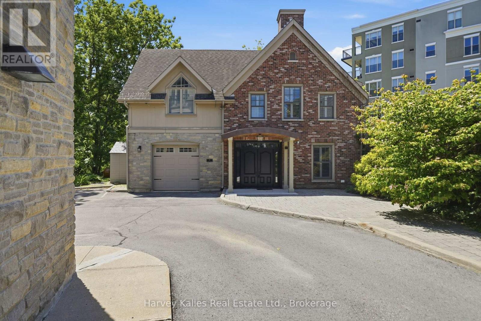 Photo 1 of 34 — 7 - 4 BRIDGE STREET Unit 7, Prince Edward County (Picton), ON K0K2T0