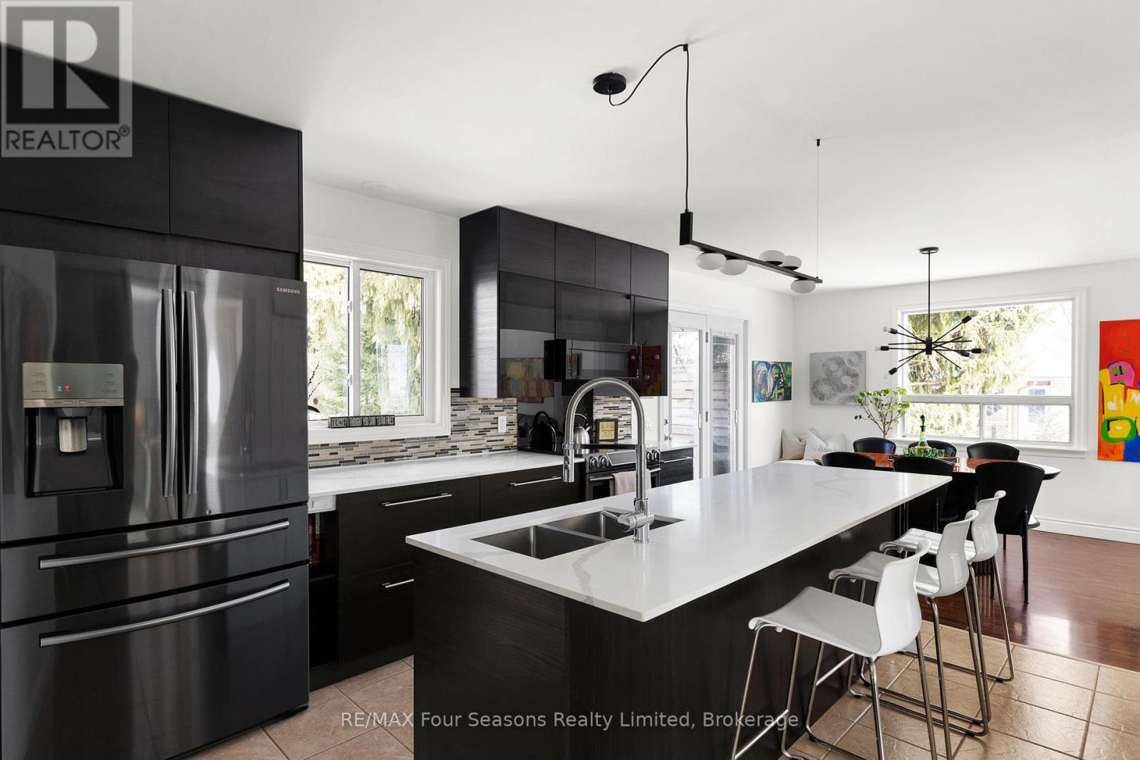 50 AMARANTH STREET W