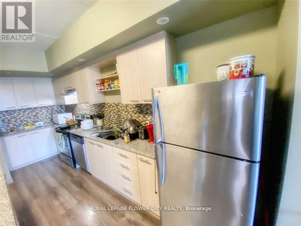 703 - 8 HICKORY STREET