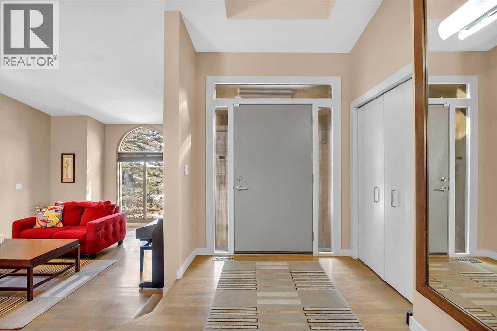 30 Oakmount Court SW