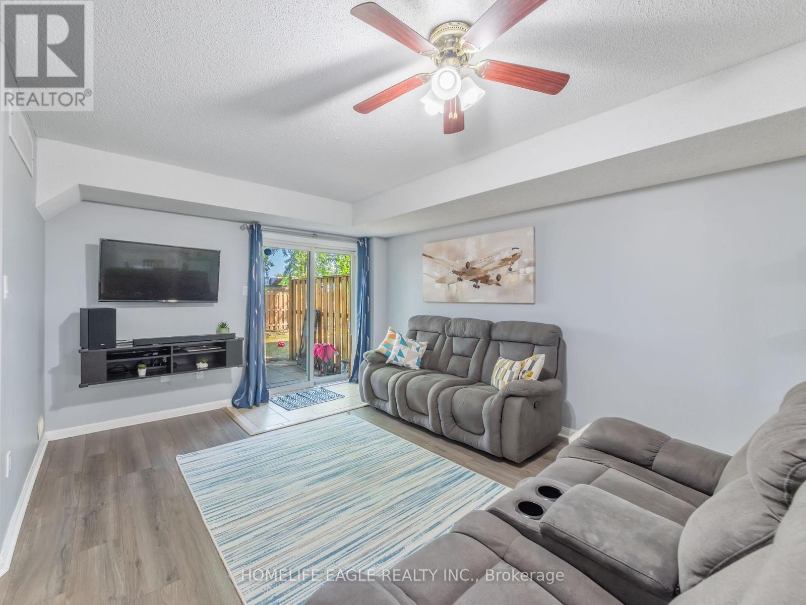 13 - 235 FERNDALE DRIVE S