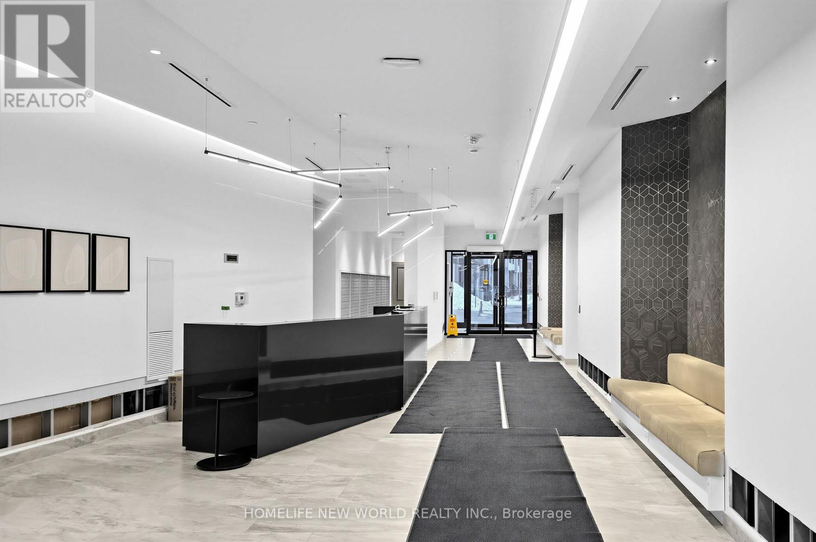 933 - 2 DAVID EYER ROAD