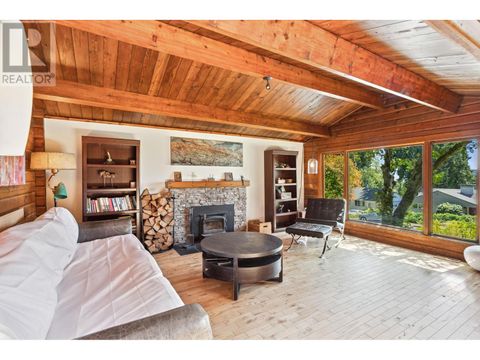 1088 CALVERHALL STREET North Vancouver BC V7L1Y3