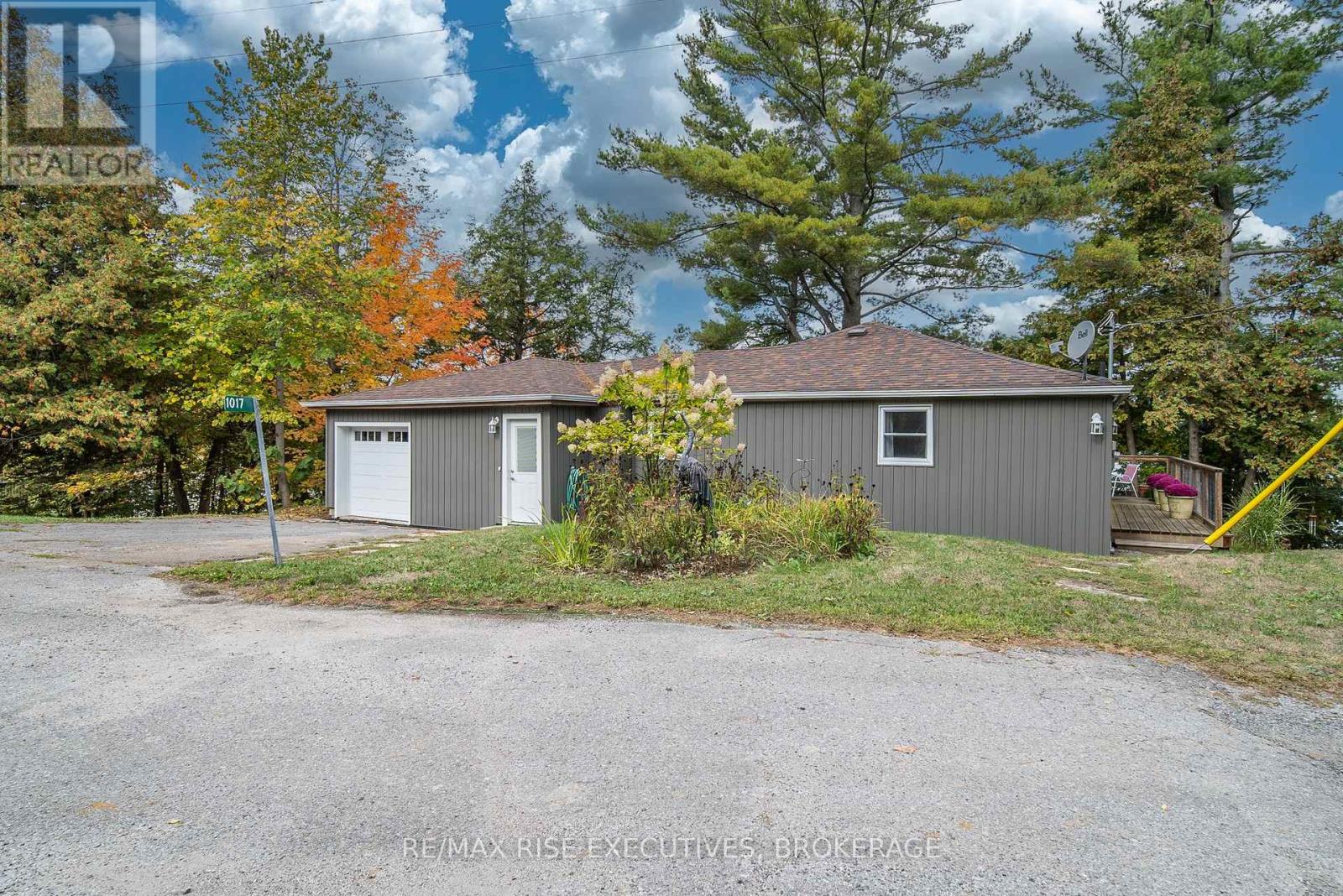 1017 WOODS LANE