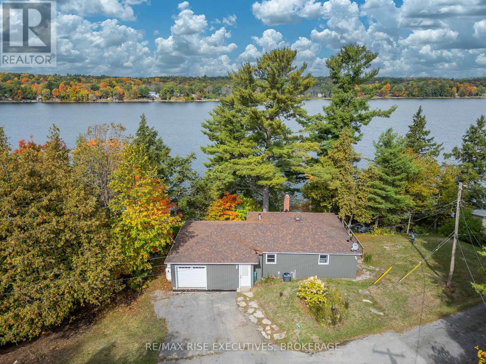 1017 WOODS LANE