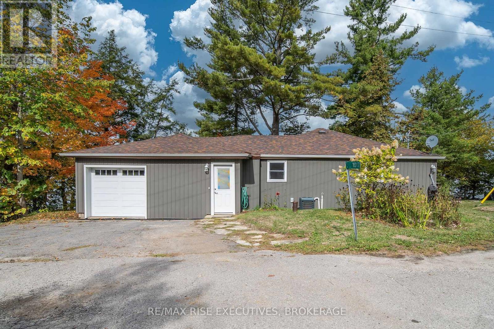 1017 WOODS LANE