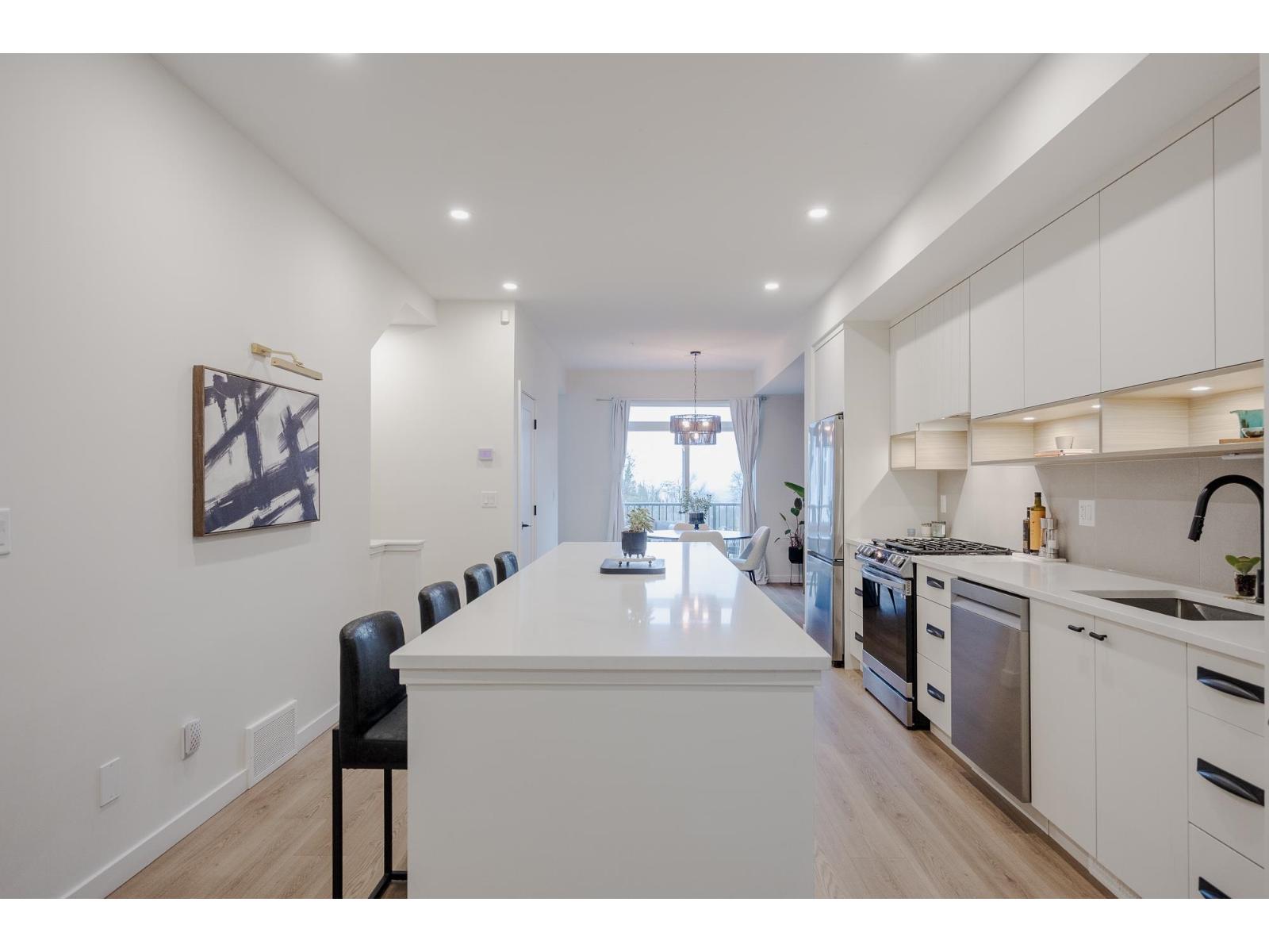 10 33929 BARKER COURT