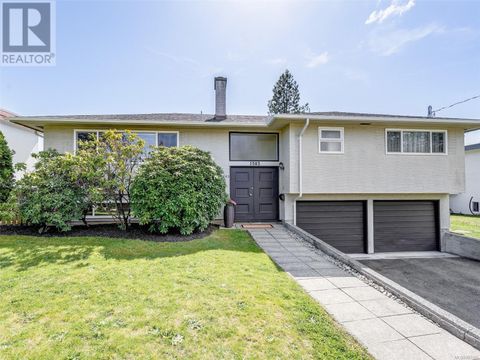 1583 Kenmore Rd Saanich BC V8N2E2