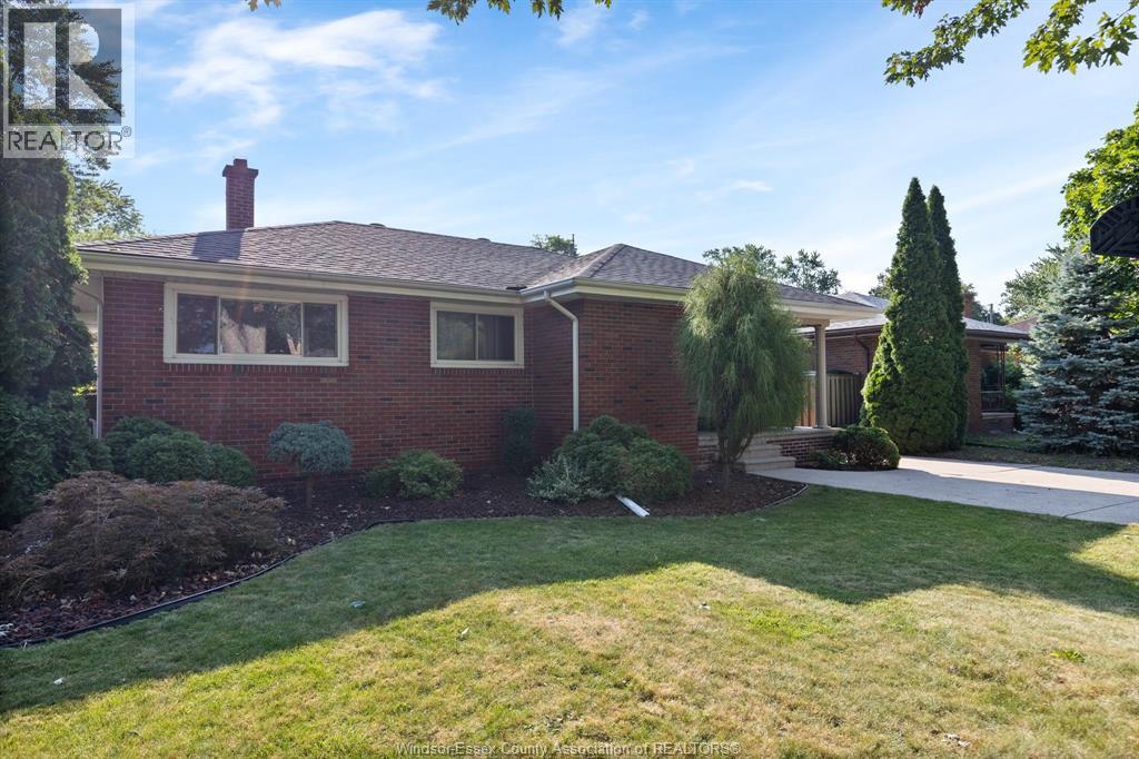 462 DORMAR DRIVE