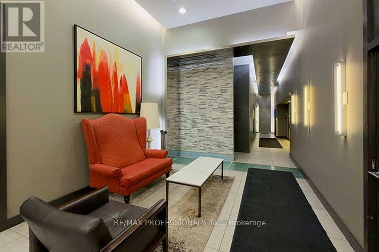 419 - 1040 THE QUEENSWAY AVENUE