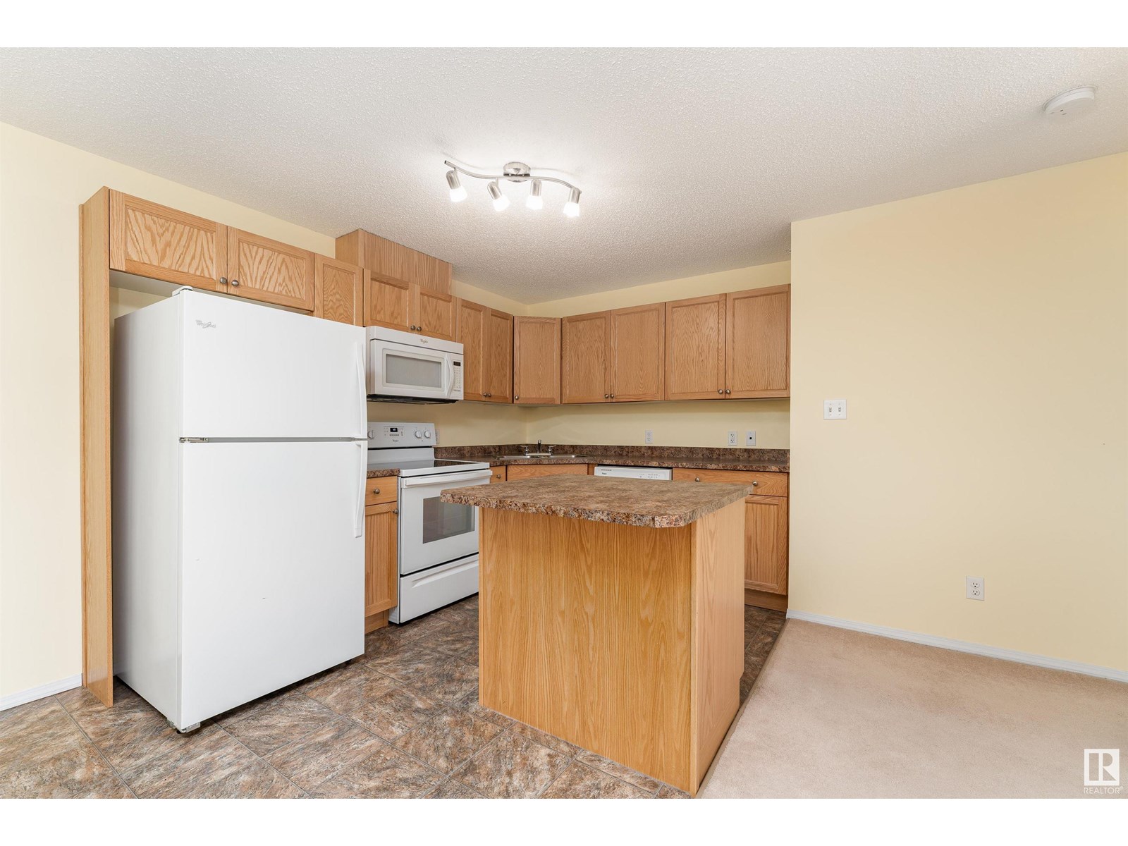 #438 301 CLAREVIEW STATION DR NW
