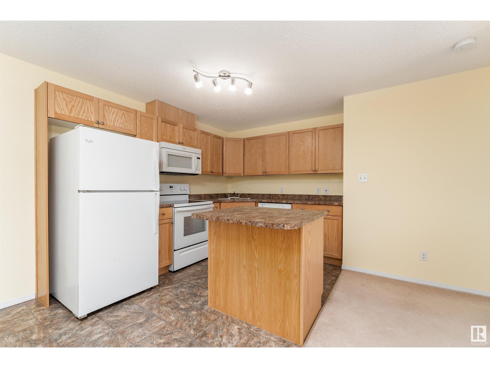 #438 301 CLAREVIEW STATION DR NW