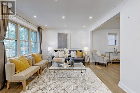 2950 BAYVIEW AVENUE Toronto (Willowdale East) ON M2N5K6