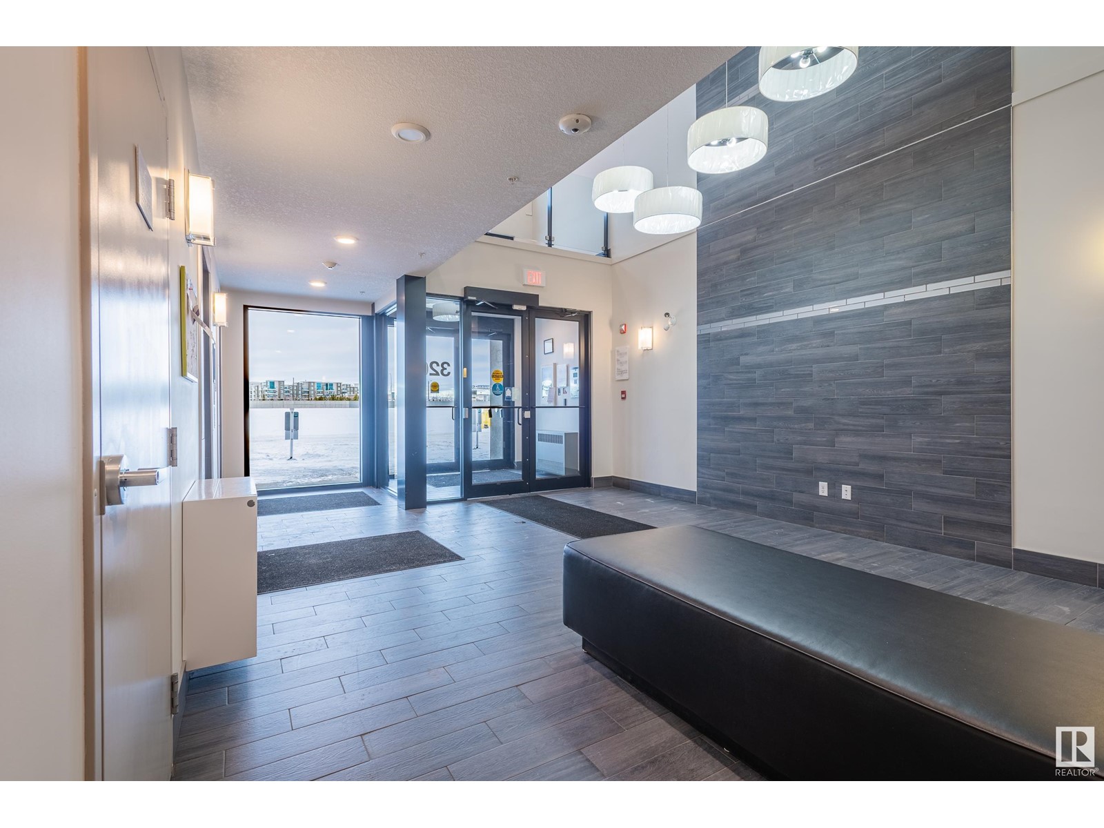 #115 320 AMBLESIDE LI SW