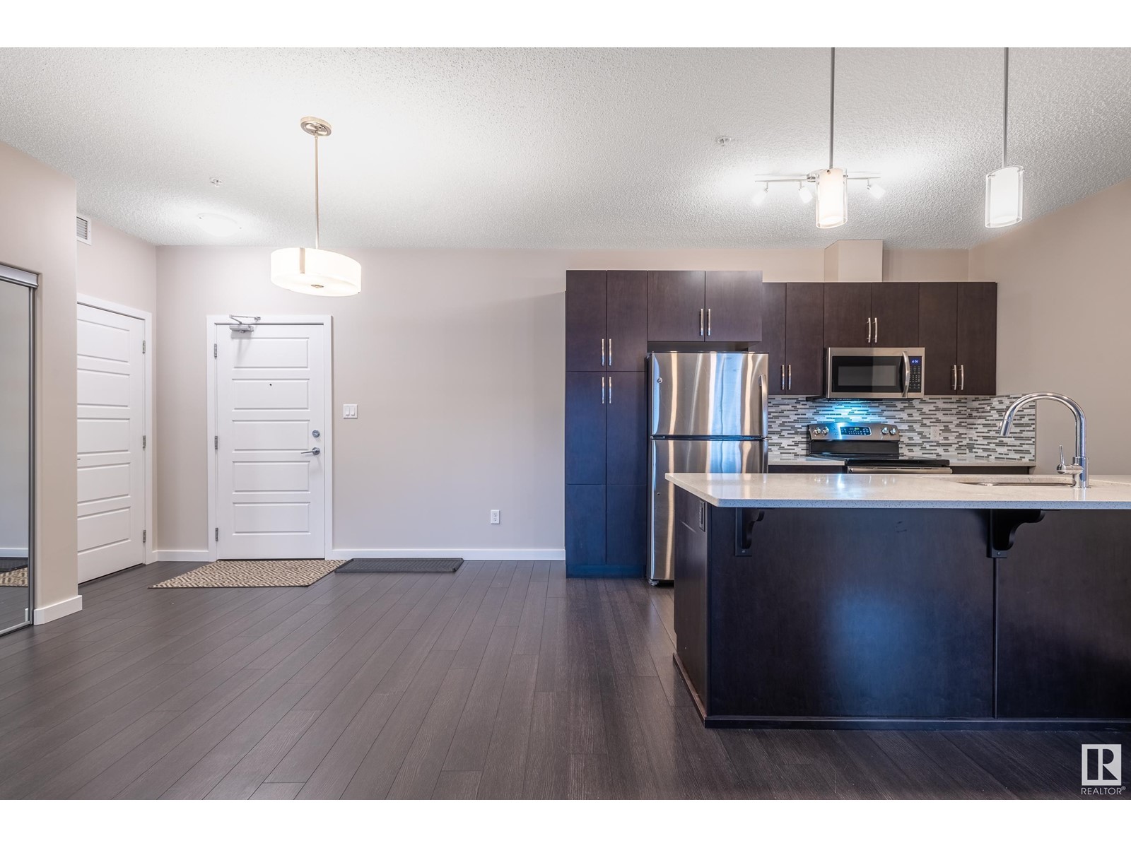 #115 320 AMBLESIDE LI SW