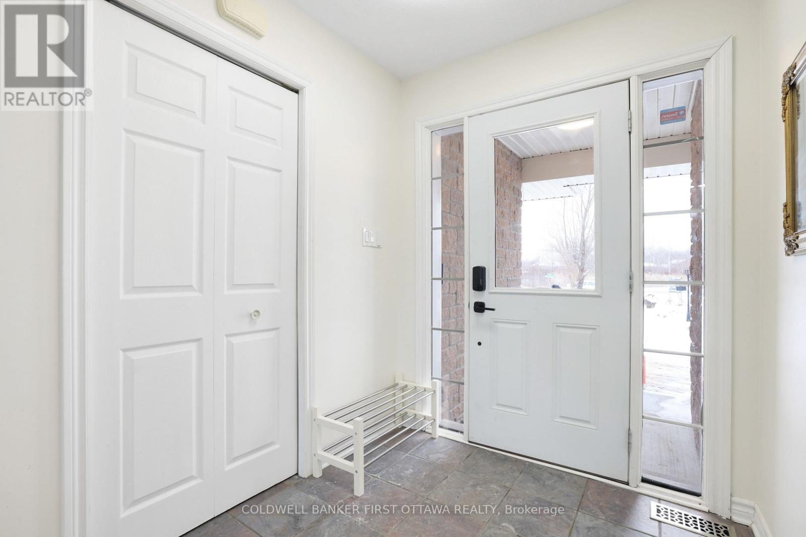 11 RIDEAU CROSSING CRESCENT
