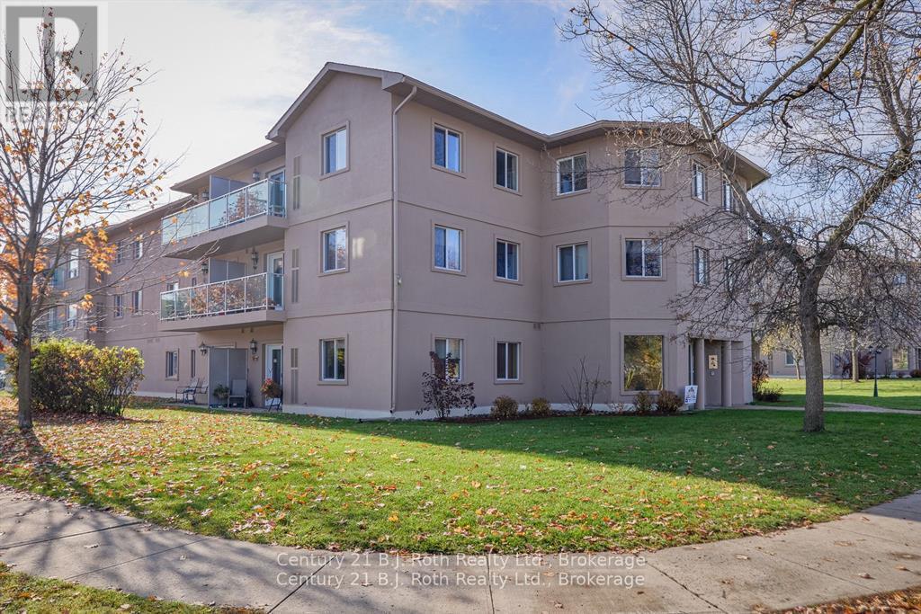 207 - 125 BOND STREET