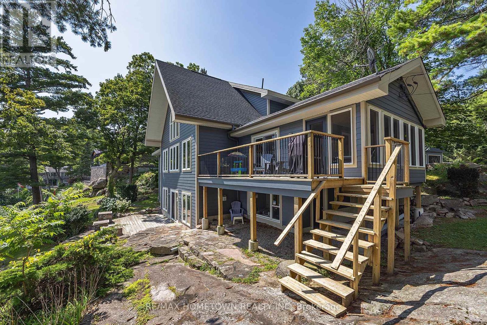 41 RIVERVIEW DRIVE