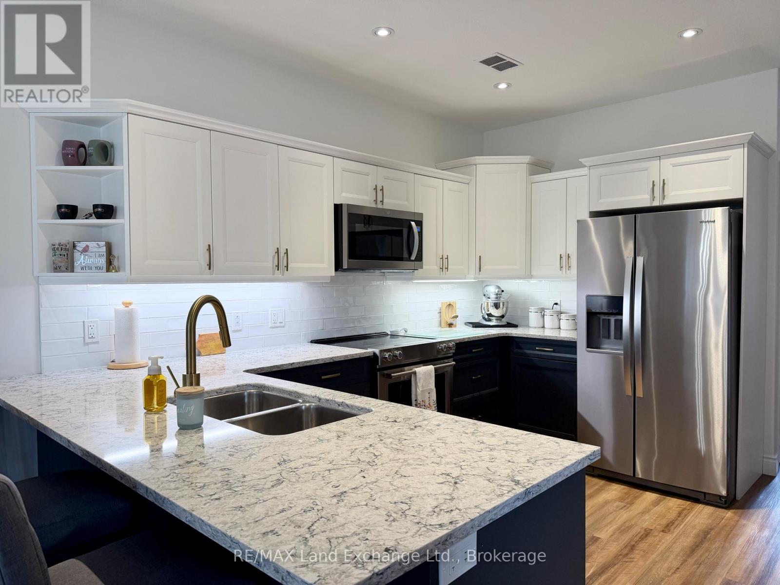 30 - 1050 WATERLOO STREET