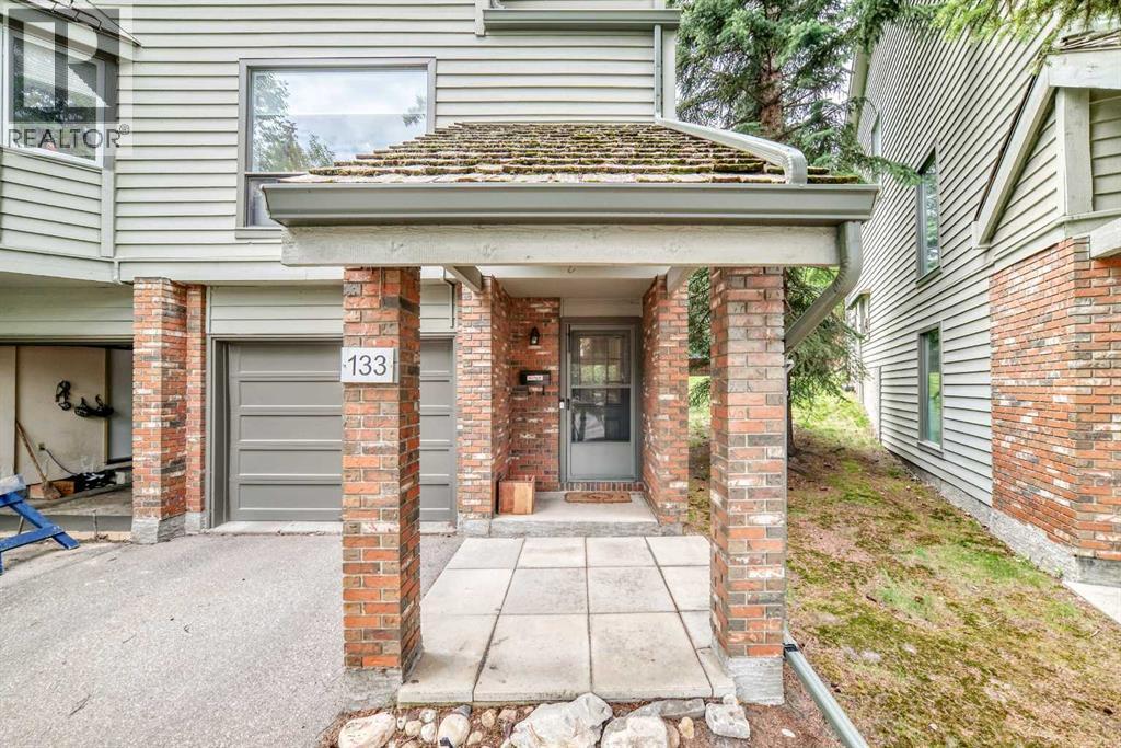 133 Point Drive NW