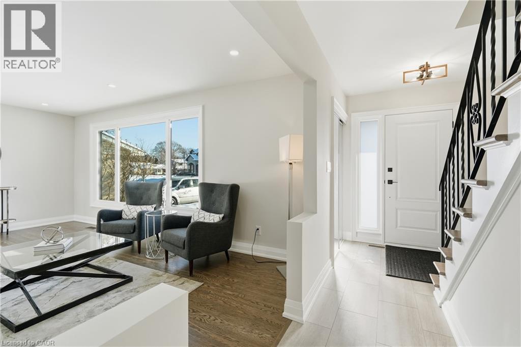 26 CLIFTON DOWNS Road