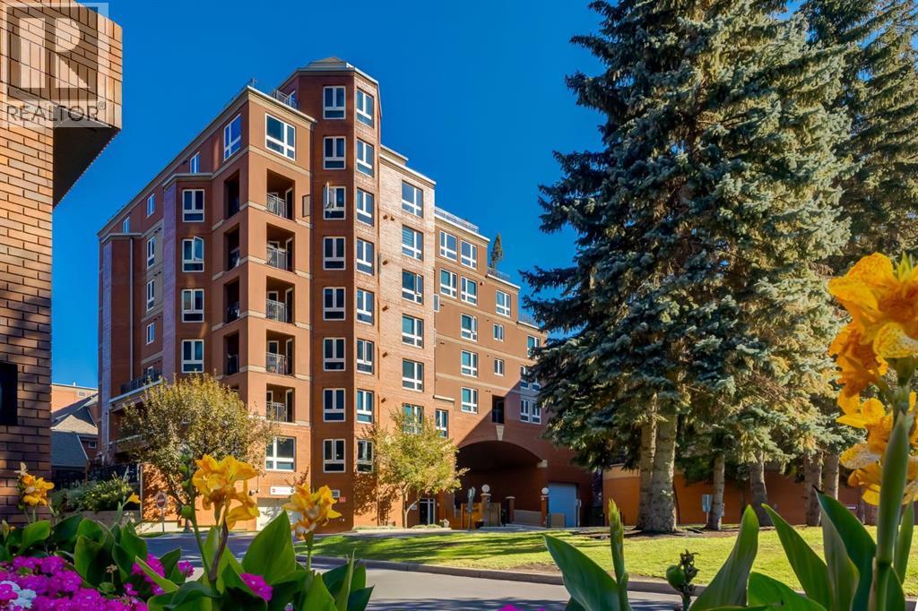 8704, 400 Eau Claire Avenue SW