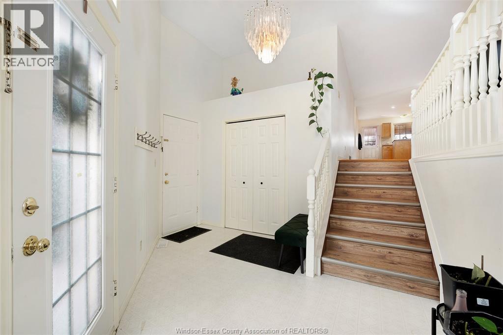 342 THORN RIDGE CRESCENT