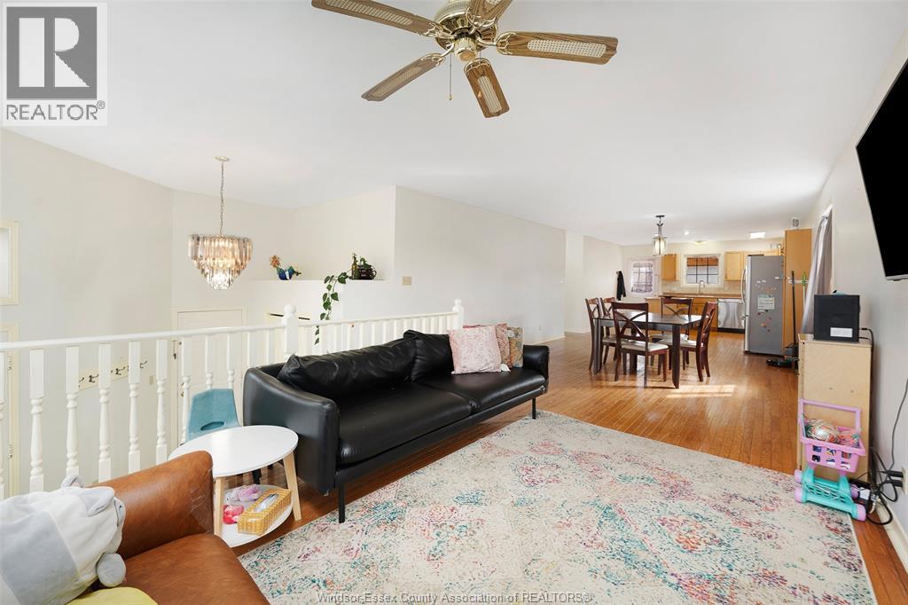 342 THORN RIDGE CRESCENT