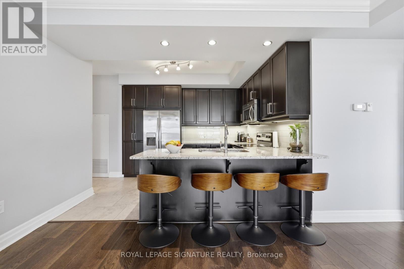 610 - 150 WELLINGTON STREET E