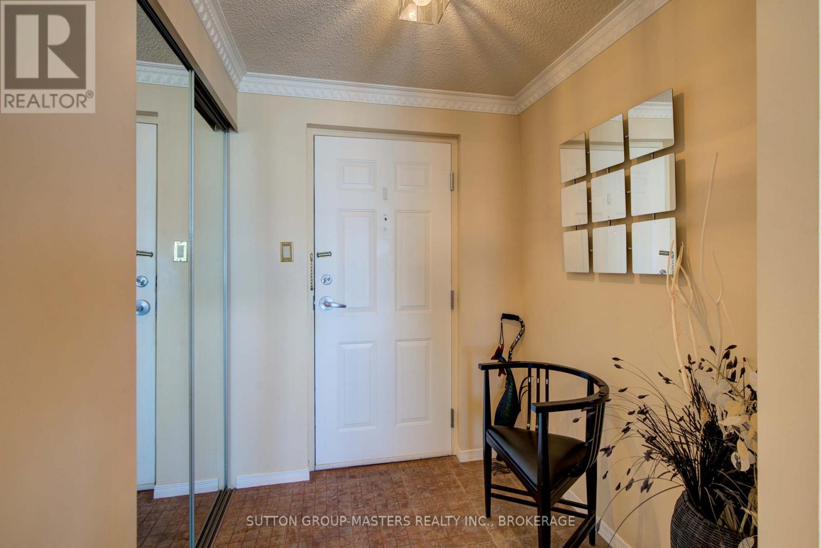 1004 - 257 BATH ROAD