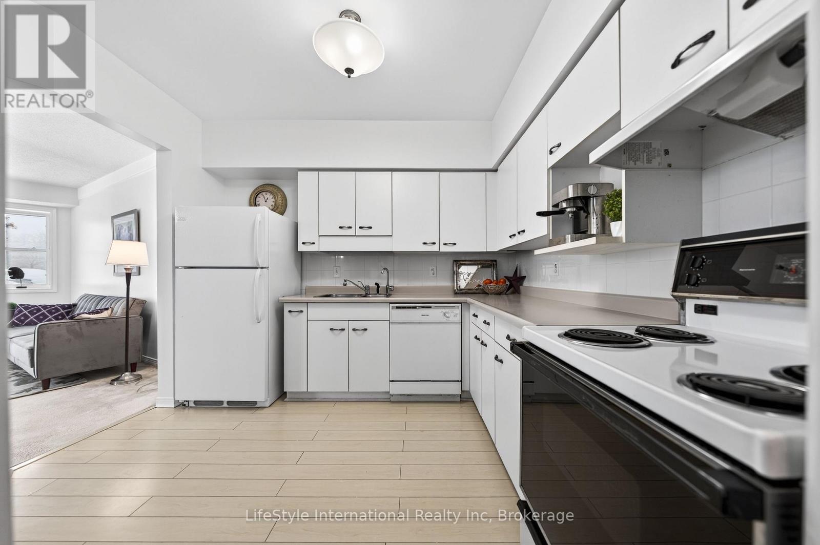 103 - 208 SILVERCREEK PARKWAY N