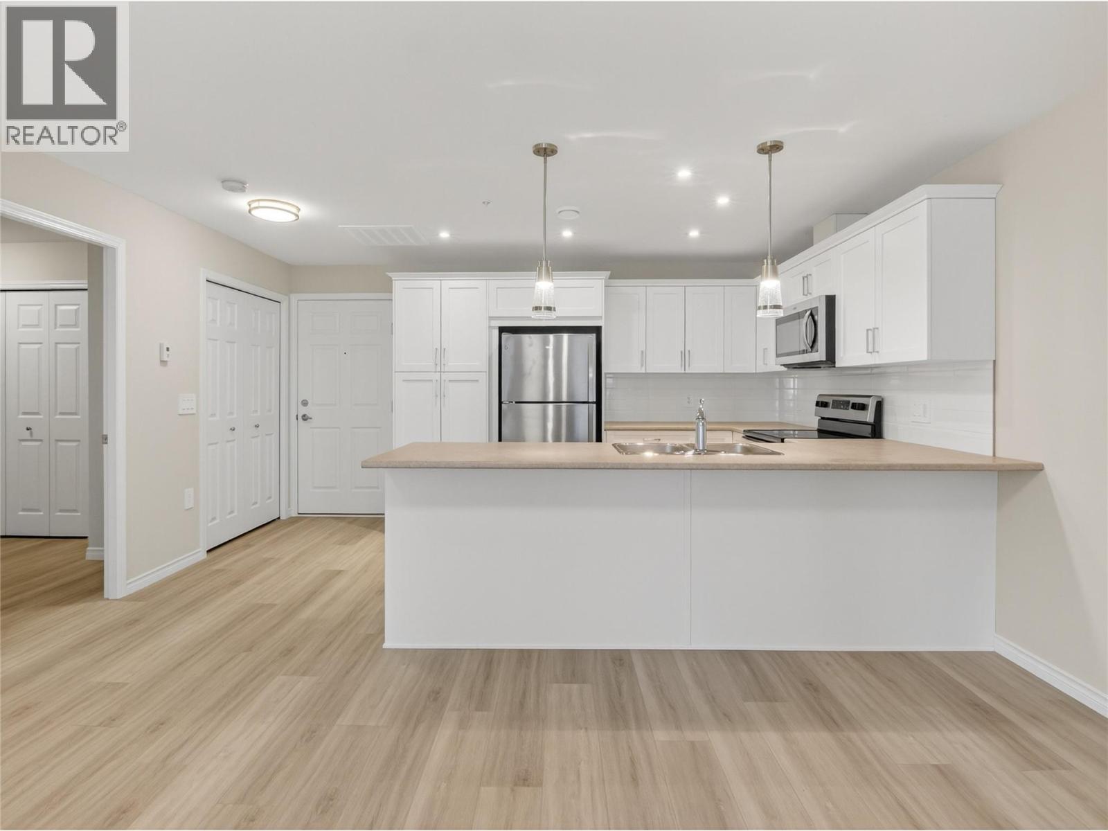 3362 SKAHA LAKE Road Unit# 604