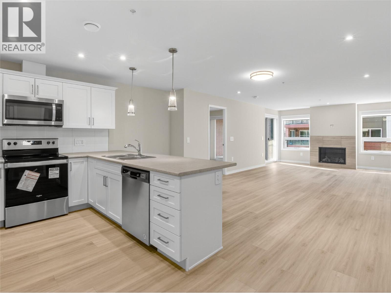 3362 SKAHA LAKE Road Unit# 604