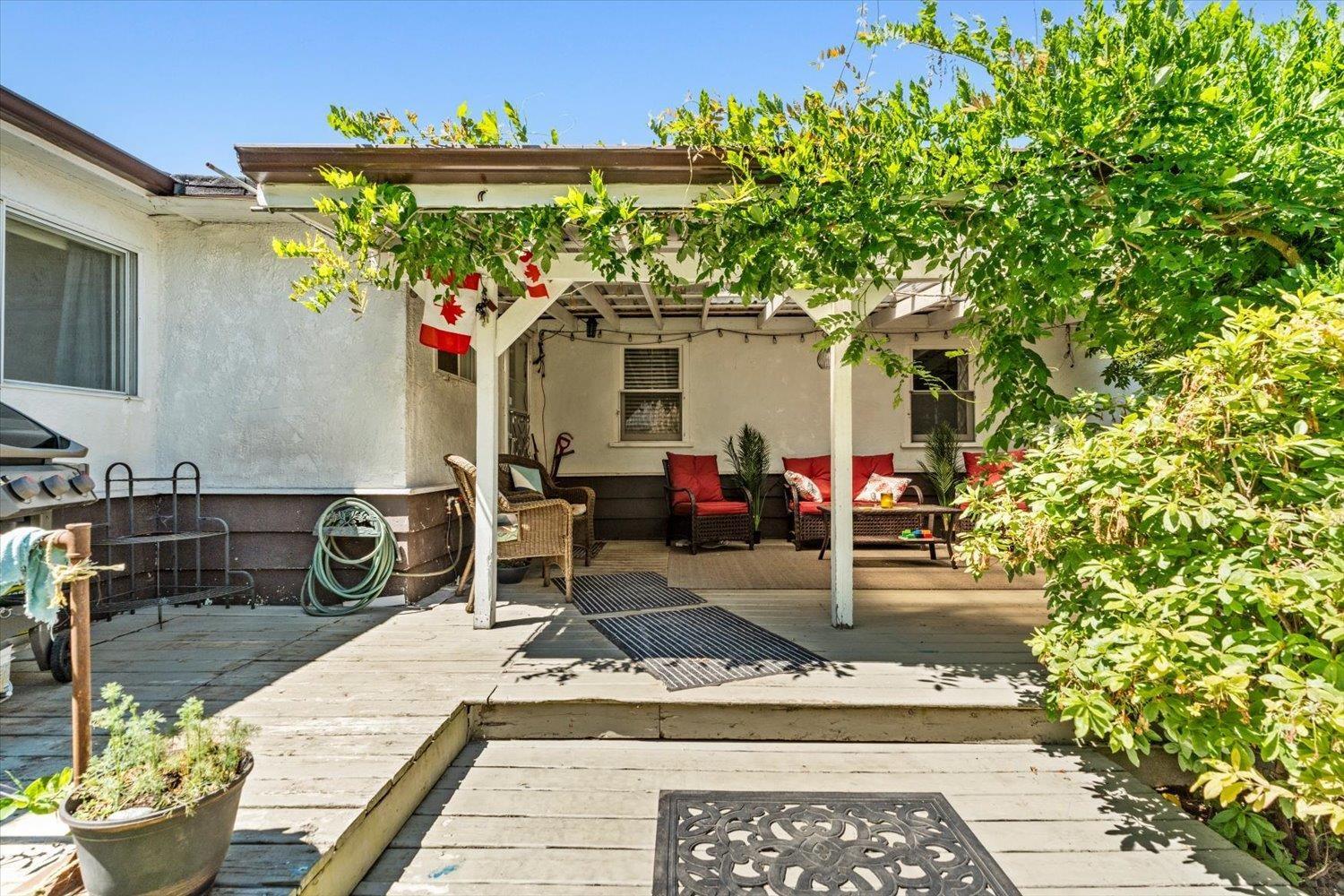 19834 PETER STREET|Hope