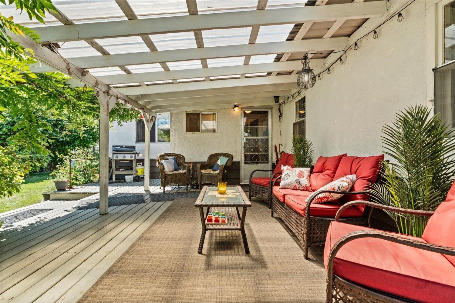 19834 PETER STREET|Hope