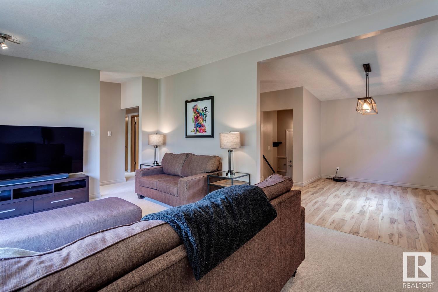 11211 48 AV NW