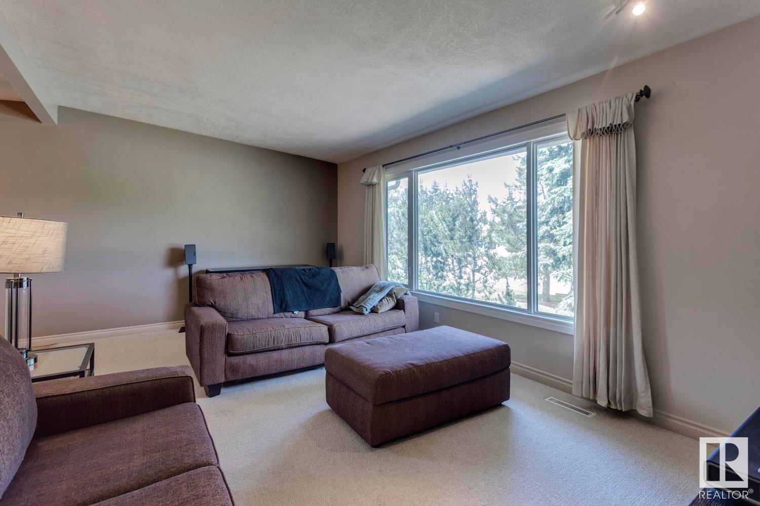 11211 48 AV NW